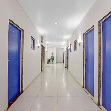 ראג'קוט Hotel Velvet מראה חיצוני תמונה